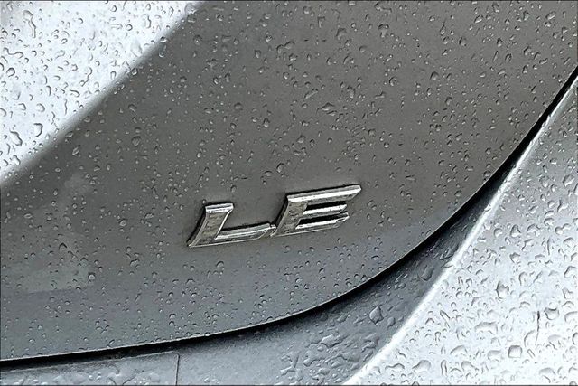 Vehicle image 10 of 30
