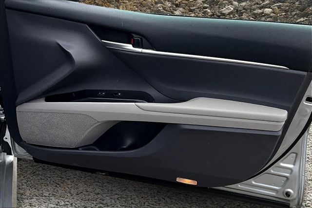 Vehicle image 22 of 30