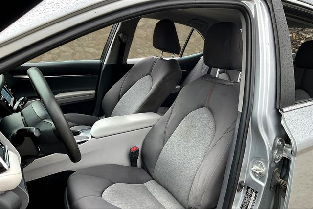 Vehicle image 23 of 30