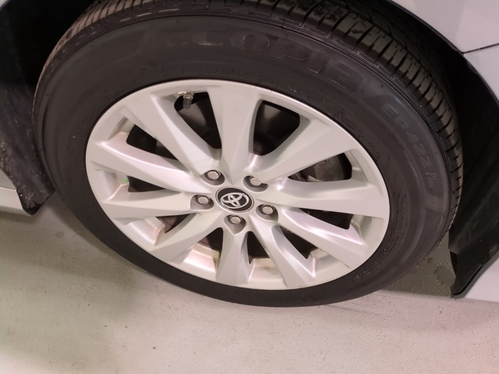 Vehicle image 9 of 20
