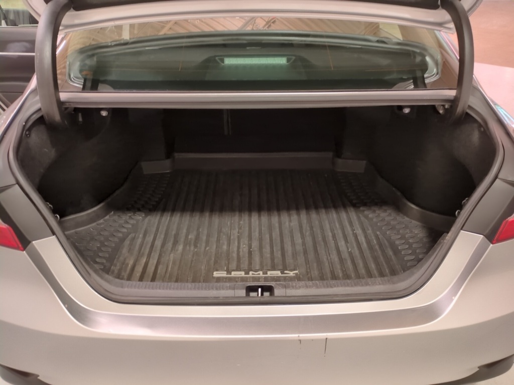 Vehicle image 13 of 20