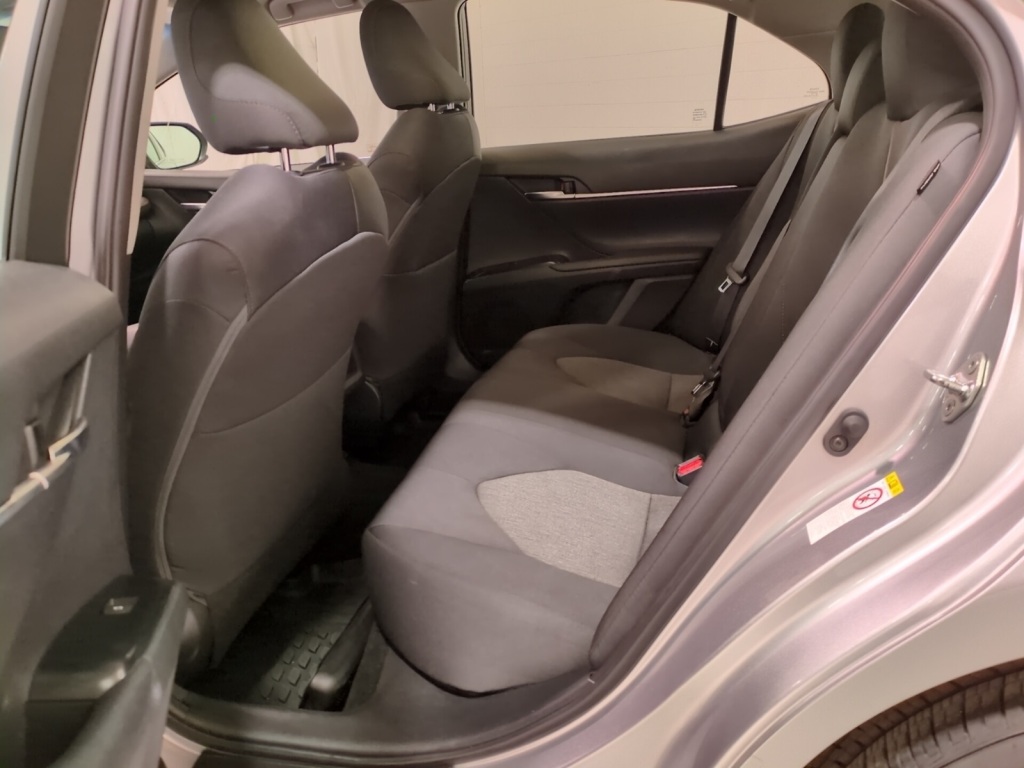 Vehicle image 14 of 20