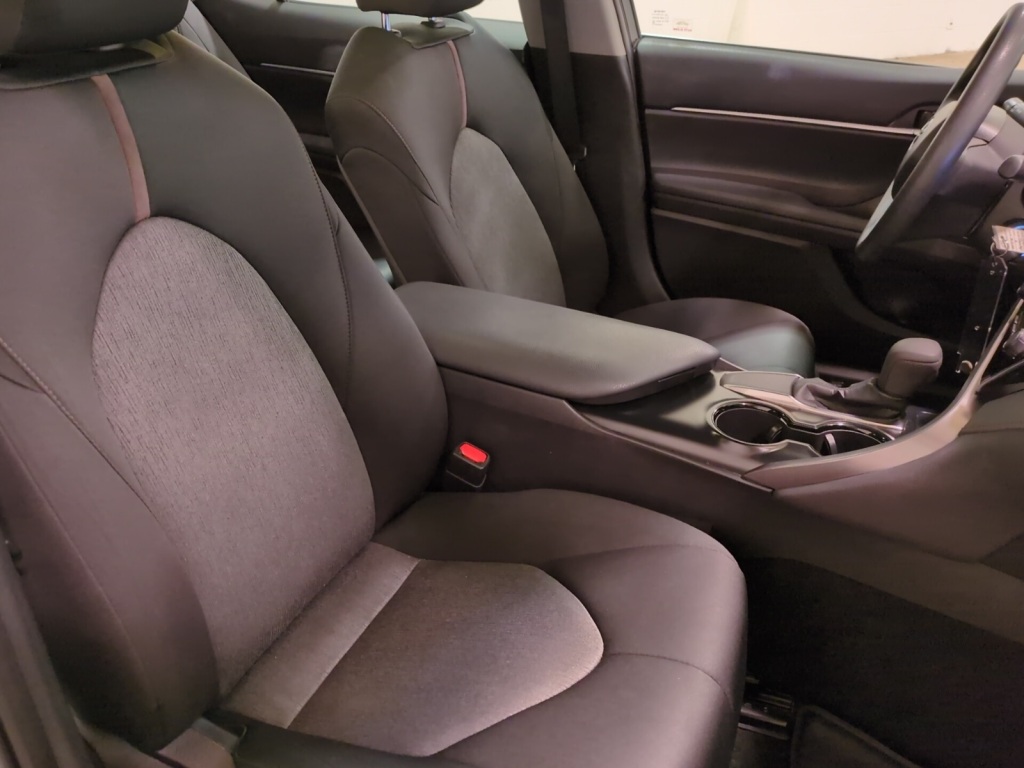 Vehicle image 11 of 20