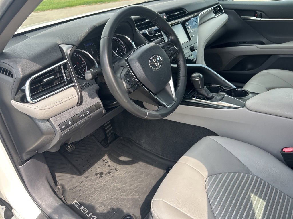 Vehicle image 8 of 24