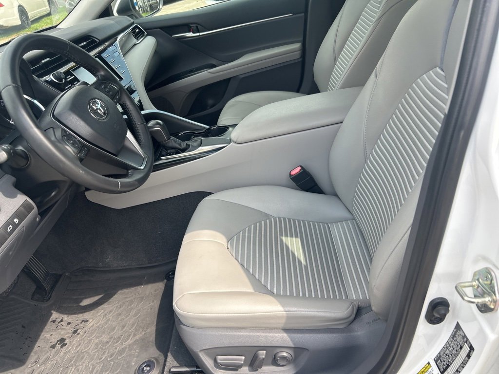 Vehicle image 7 of 24