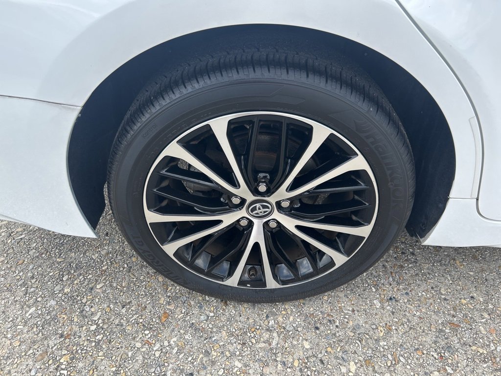 Vehicle image 20 of 24