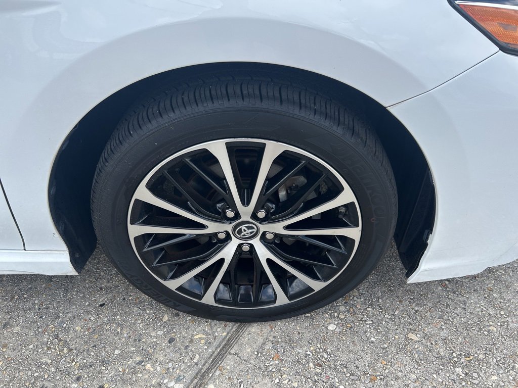 Vehicle image 22 of 24
