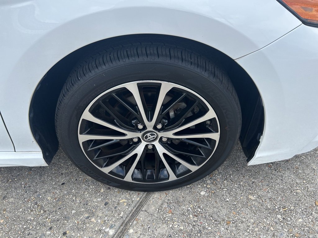 Vehicle image 23 of 24