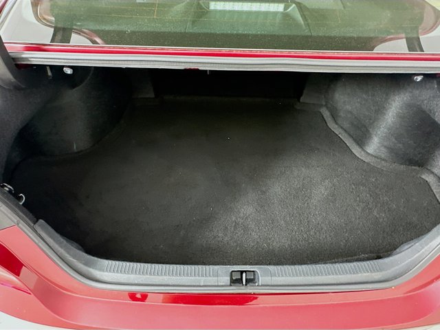 Vehicle image 25 of 31