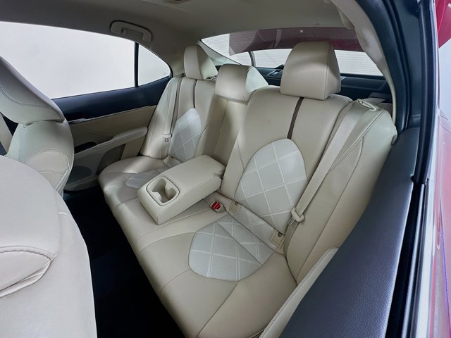 Vehicle image 24 of 31