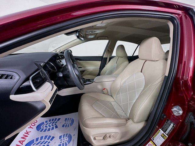 Vehicle image 21 of 31