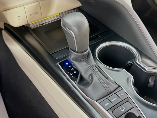Vehicle image 16 of 31