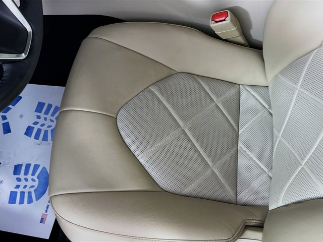 Vehicle image 19 of 31