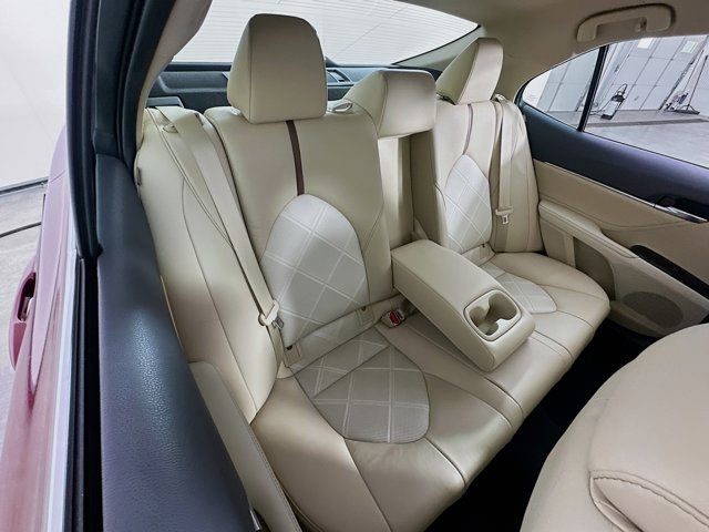 Vehicle image 26 of 31