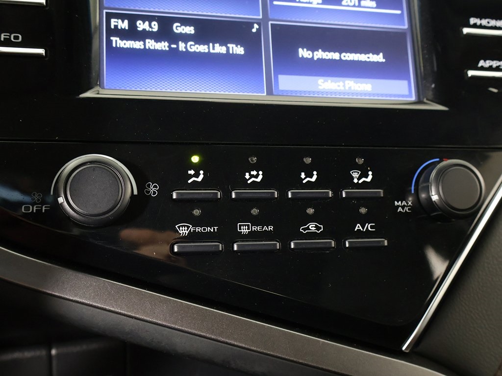 Vehicle image 34 of 36