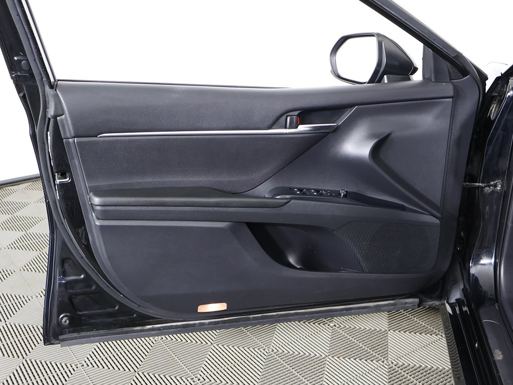 Vehicle image 11 of 36