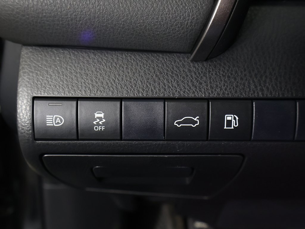 Vehicle image 25 of 36