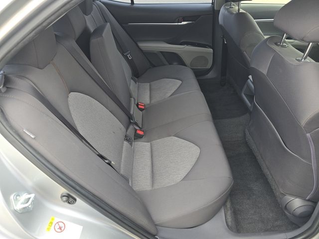 Vehicle image 25 of 33