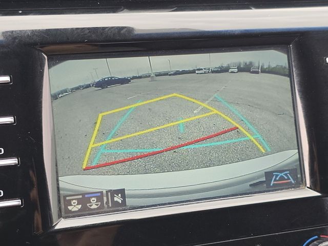 Vehicle image 10 of 33