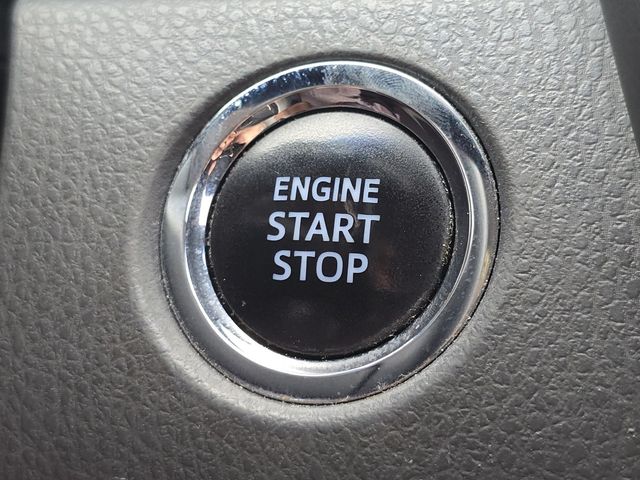 Vehicle image 14 of 33