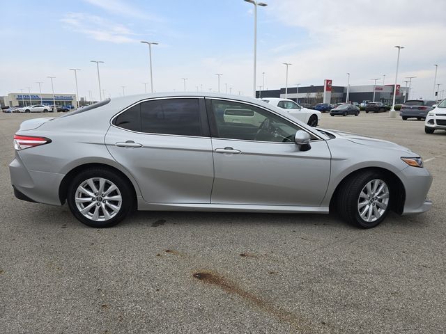 Vehicle image 7 of 33