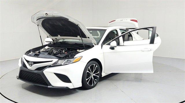 Vehicle image 2 of 29