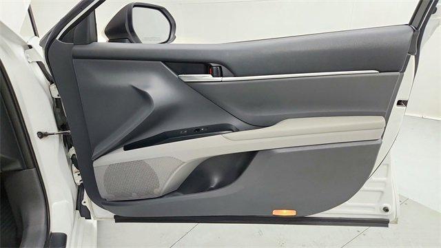 Vehicle image 26 of 29
