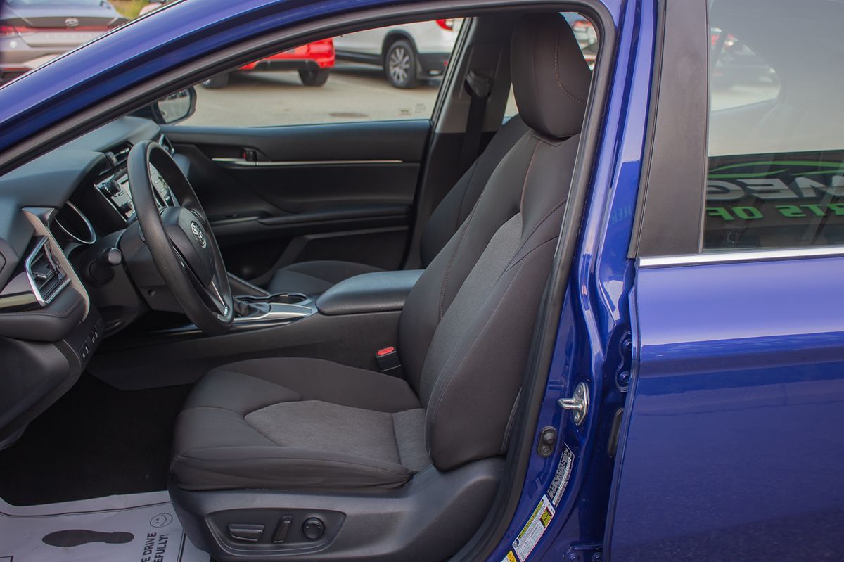 Vehicle image 12 of 32