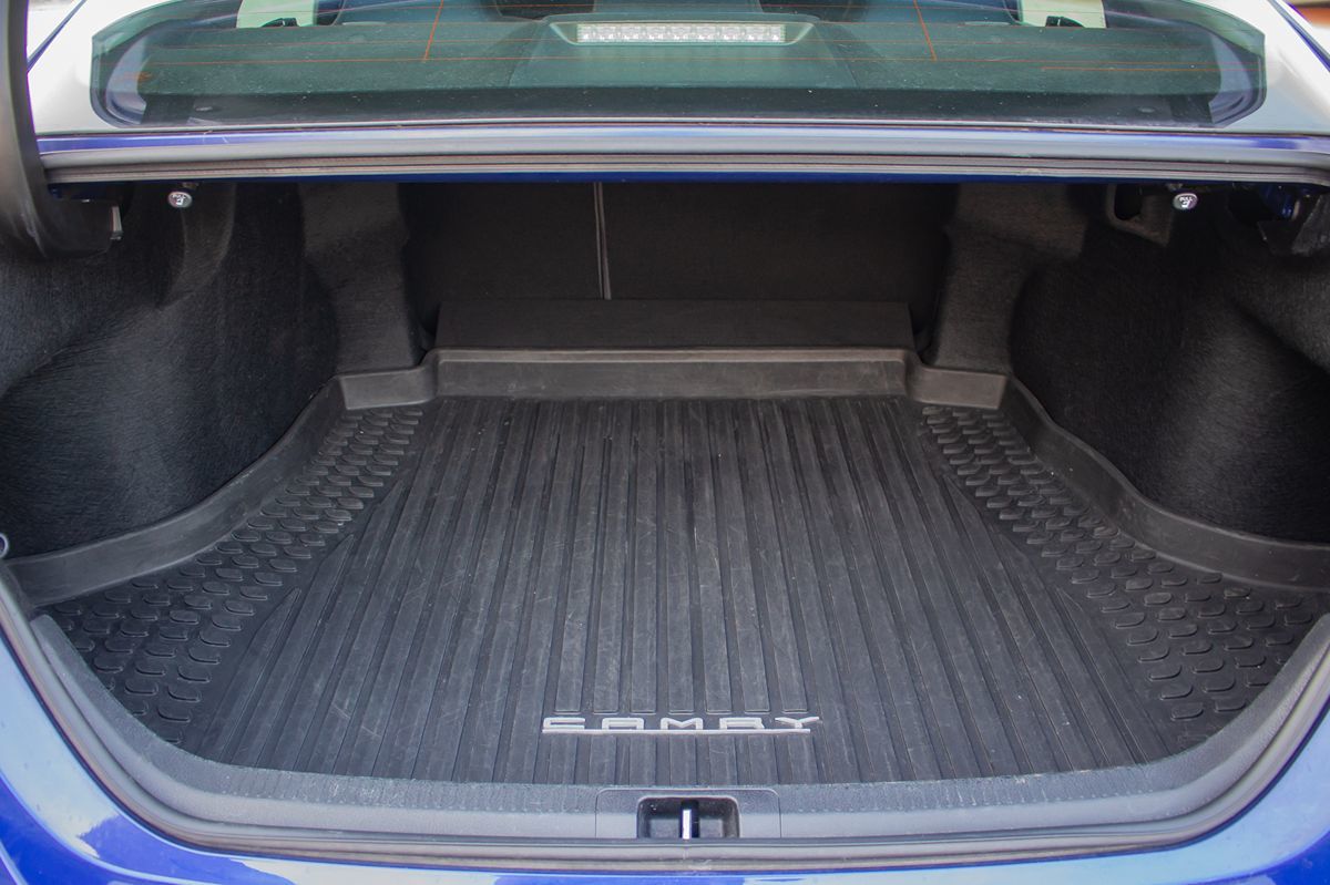 Vehicle image 14 of 32