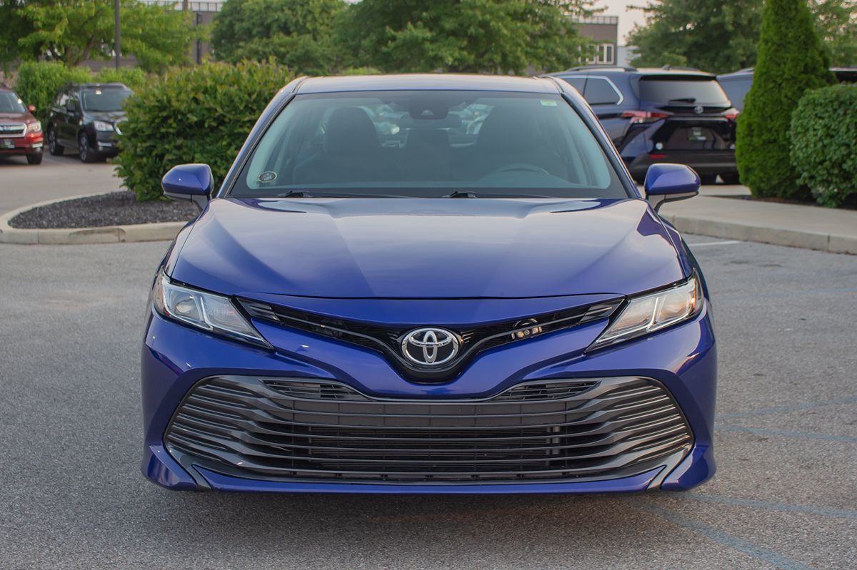 Vehicle image 3 of 32