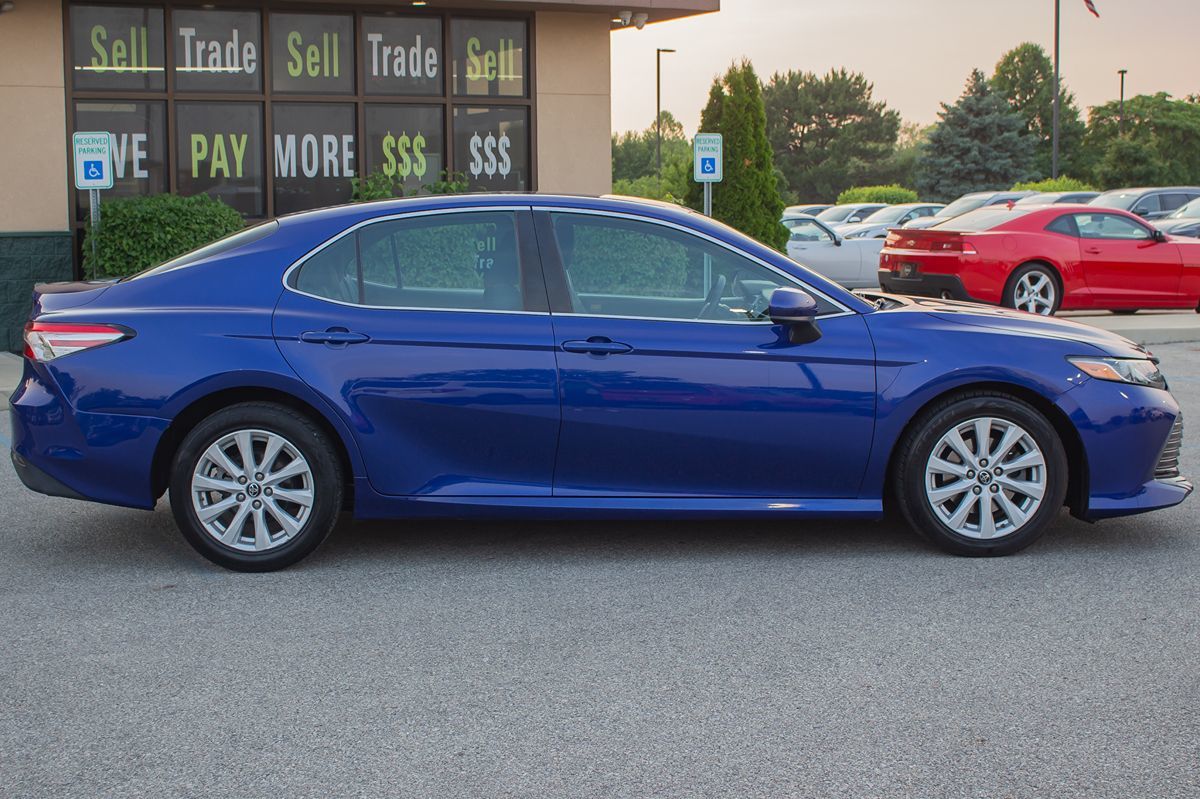 Vehicle image 5 of 32