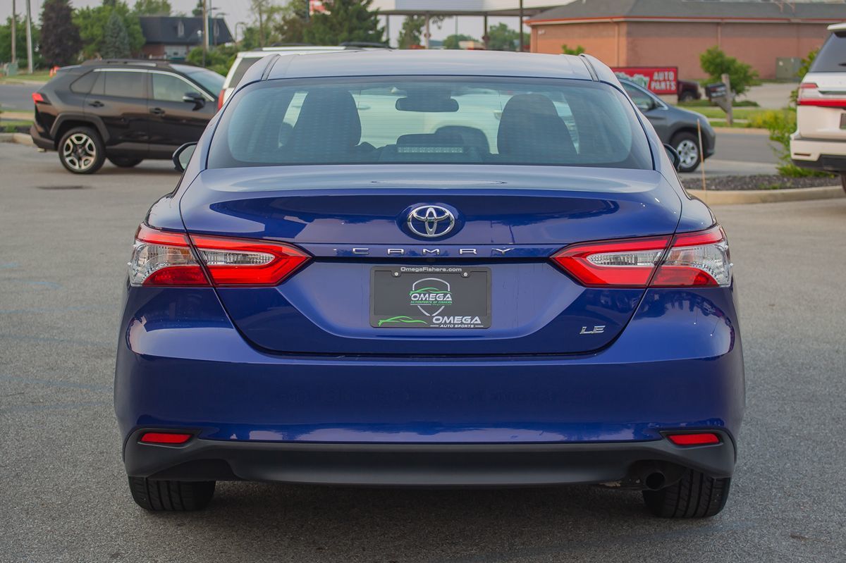 Vehicle image 7 of 32