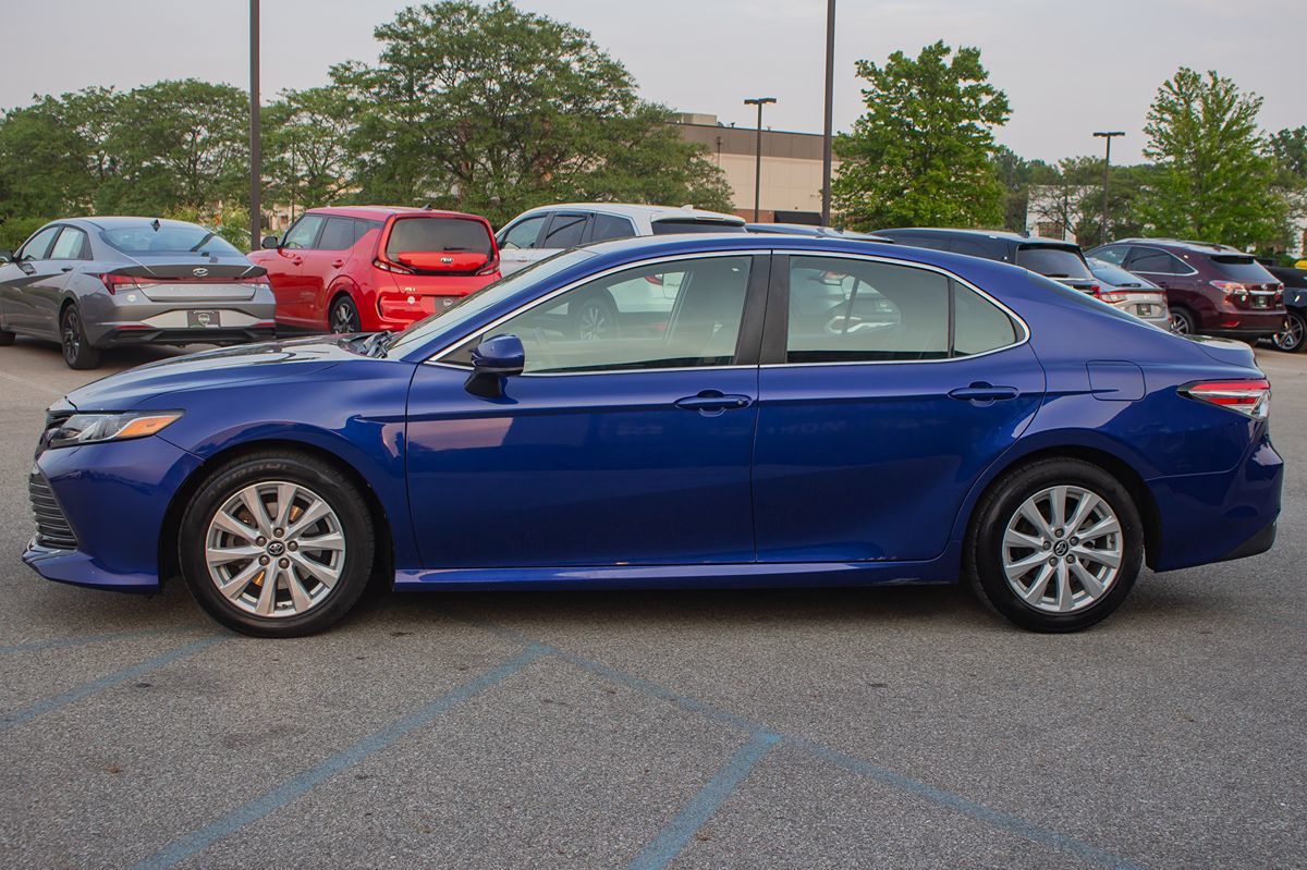 Vehicle image 9 of 32