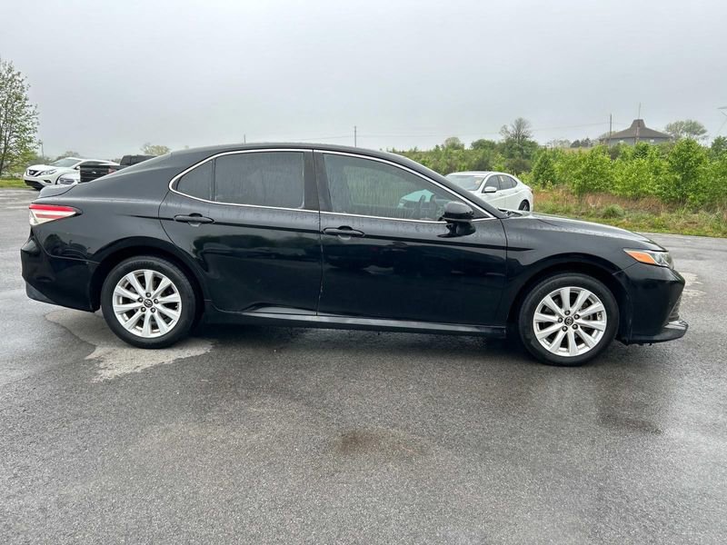 Vehicle image 4 of 25