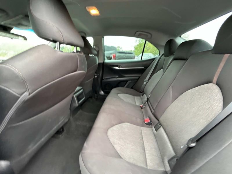 Vehicle image 11 of 25