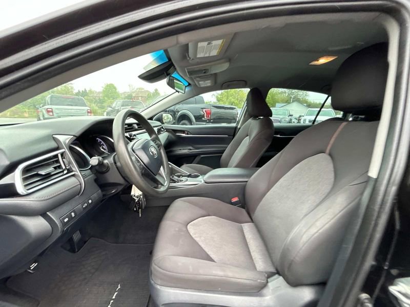 Vehicle image 10 of 25