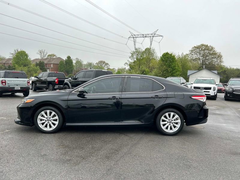 Vehicle image 8 of 25