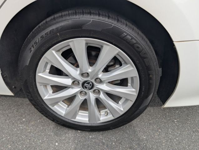 Vehicle image 18 of 20