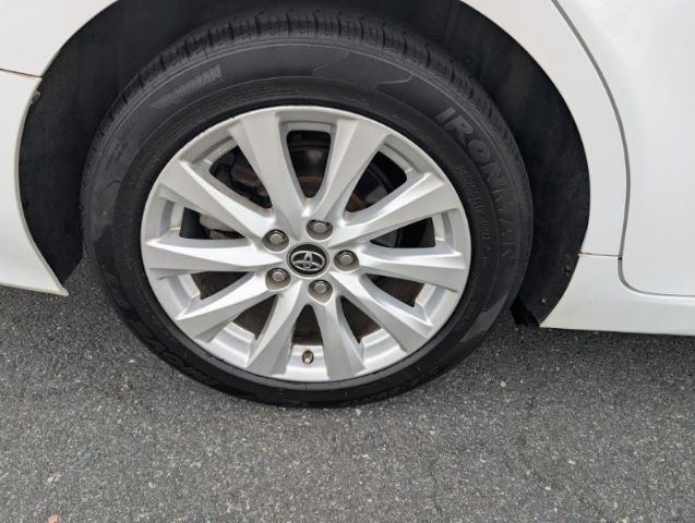 Vehicle image 17 of 20