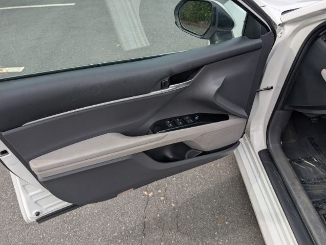 Vehicle image 9 of 20