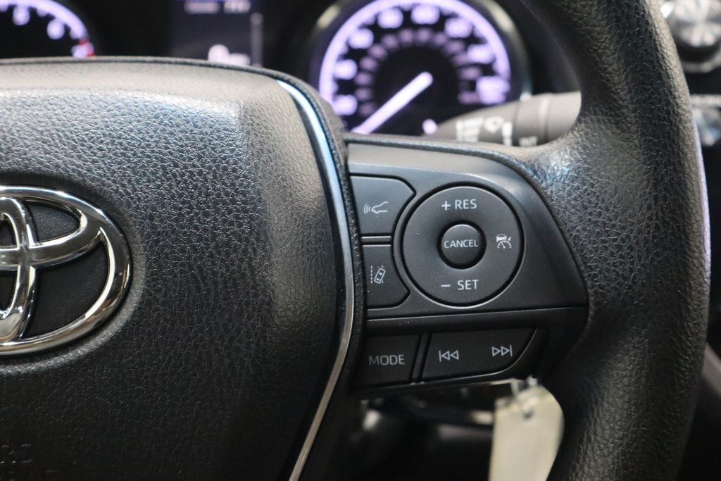 Vehicle image 20 of 37