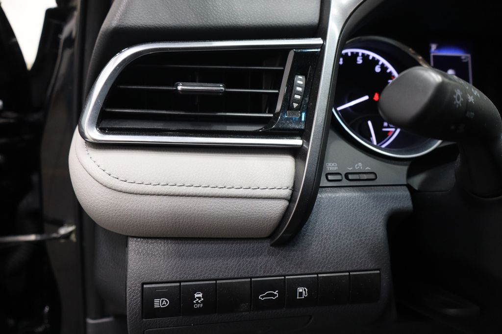 Vehicle image 14 of 37
