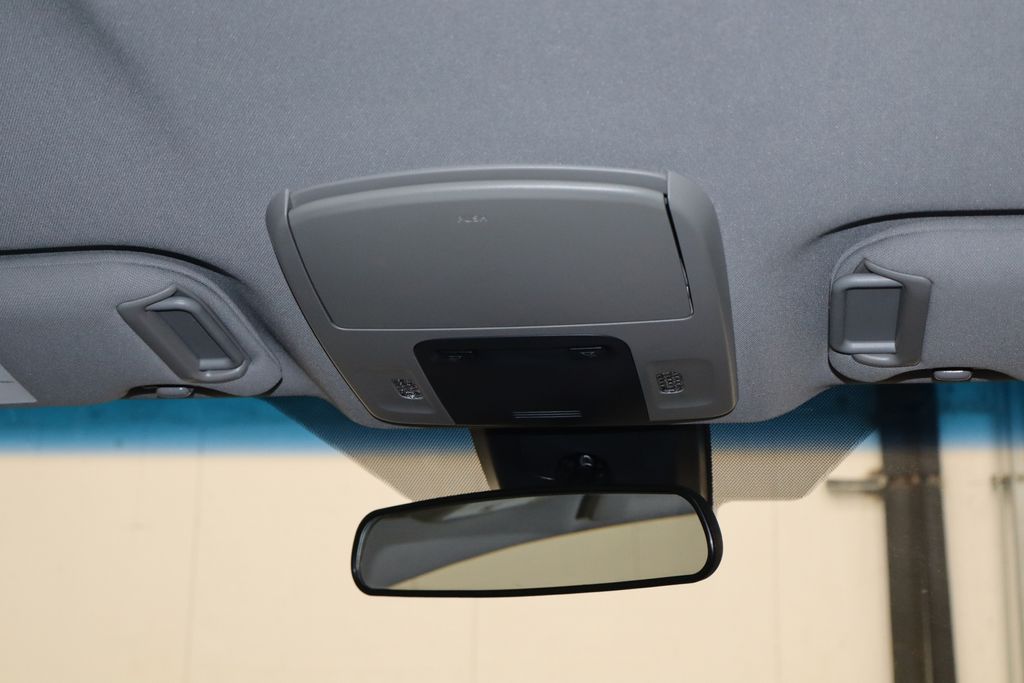 Vehicle image 22 of 37
