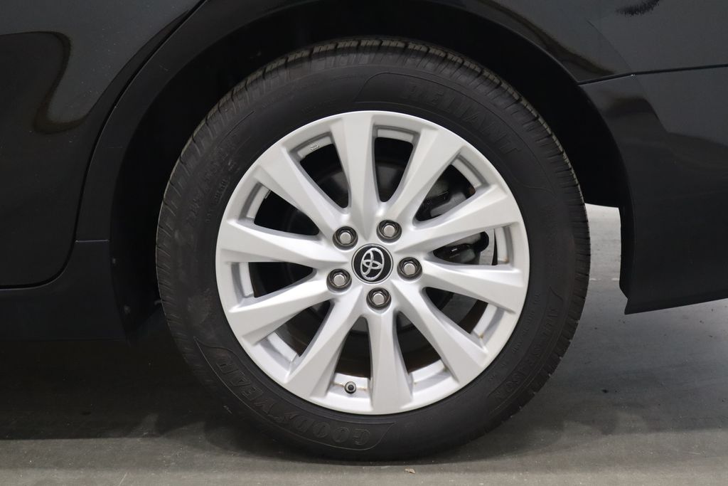 Vehicle image 34 of 37