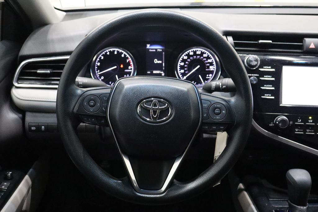 Vehicle image 18 of 37