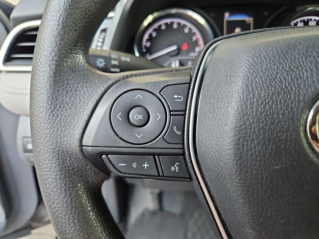 Vehicle image 16 of 28