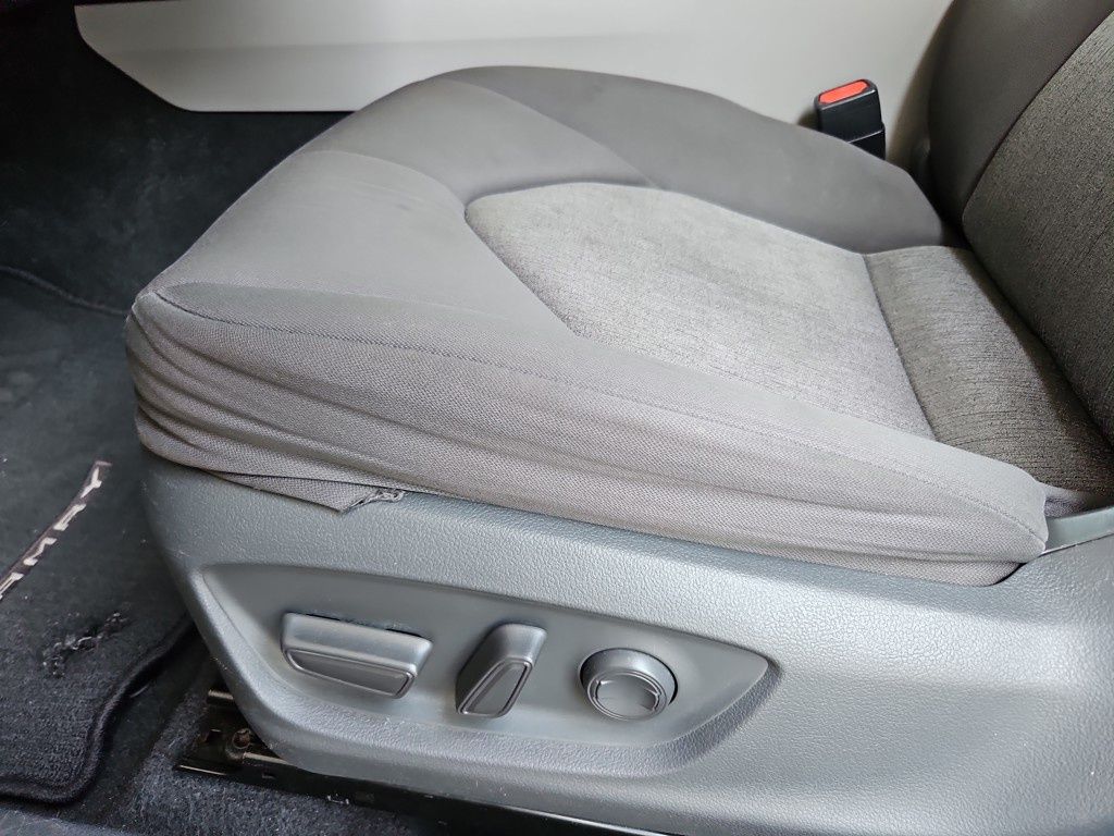 Vehicle image 14 of 28