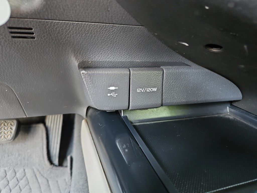 Vehicle image 21 of 28