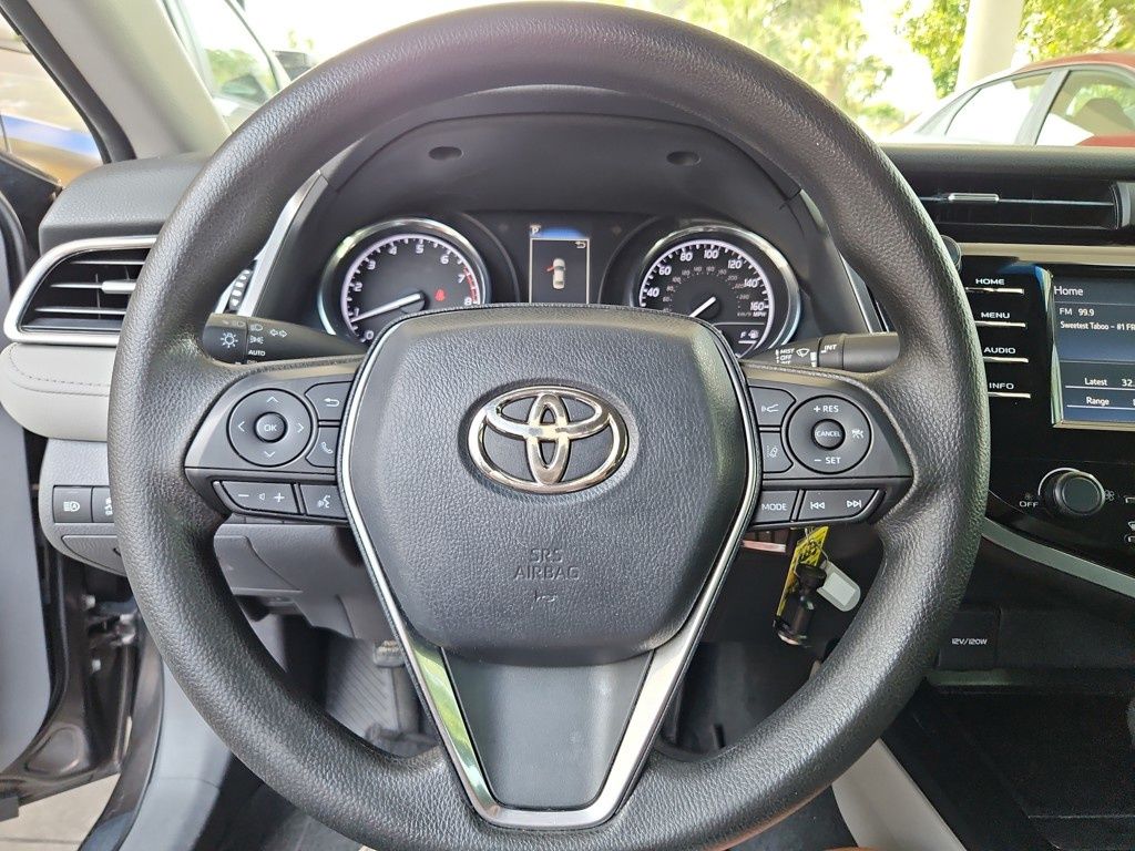Vehicle image 15 of 28