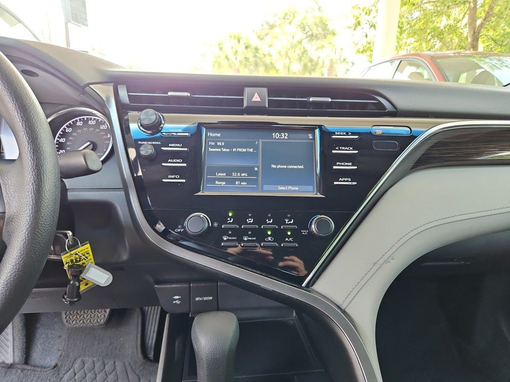 Vehicle image 20 of 28